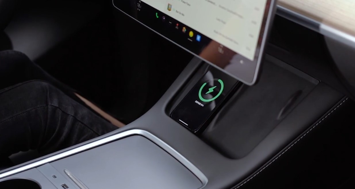 Anti-Slip Pad for Tesla Model 3/Y Wireless Charging Board Elvix - obrazek 5